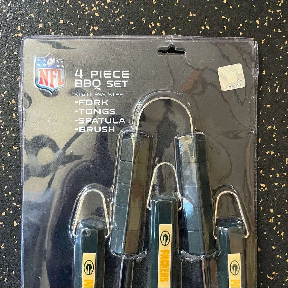 Green Bay Packers NFL 4-Piece BBQ Tool Set - New